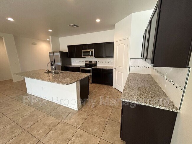 25641 W Winston Dr Buckeye, AZ 85326 photo 5