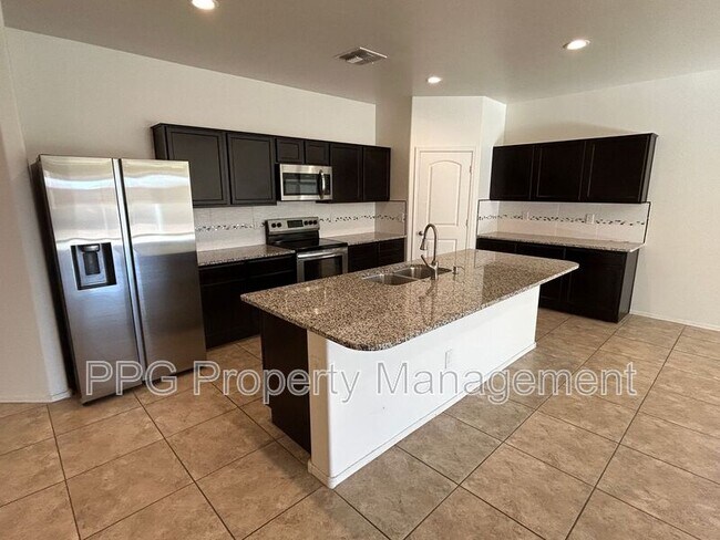 25641 W Winston Dr Buckeye, AZ 85326 photo 4