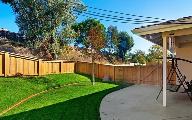 790-92 Vineyard Rd San Marcos, CA 92069 photo 2