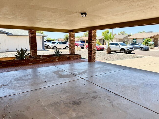143 W Bluefield Ave Phoenix, AZ 85023 photo 3