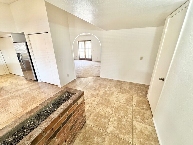 143 W Bluefield Ave Phoenix, AZ 85023 photo 5