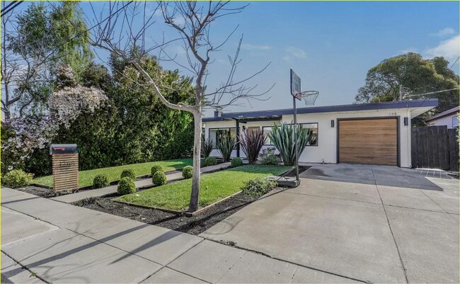 1368 Sevier Ave Menlo Park, CA 94025 photo 2