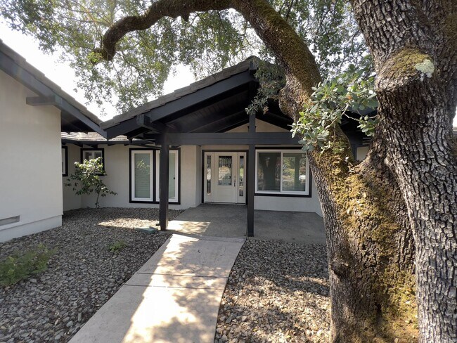 19 Inverness Dr Napa, CA 94558 photo 3