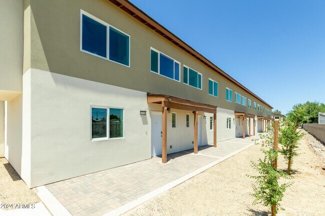 4911 West Myrtle Ave Glendale, AZ 85301 photo 3