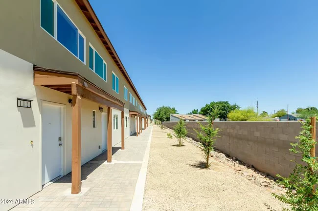 4911 West Myrtle Ave Glendale, AZ 85301 photo 4
