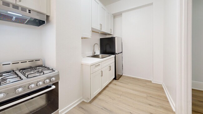 507 Taylor St San Francisco, CA 94102 photo 2