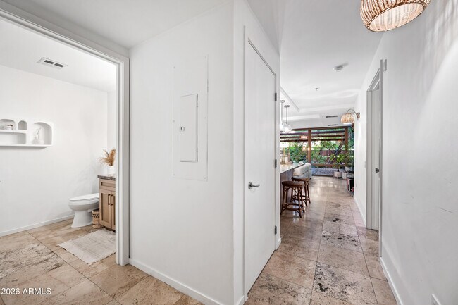 7151 E Rancho Vista Dr Scottsdale, AZ 85251 photo 4