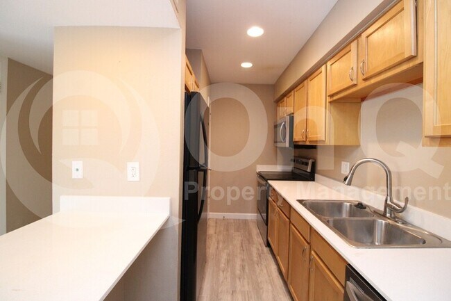 1130 E Butler Dr Phoenix, AZ 85020 photo 2