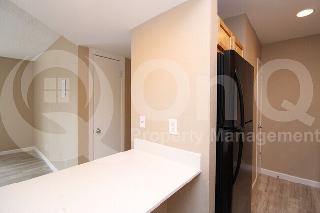 1130 E Butler Dr Phoenix, AZ 85020 photo 4