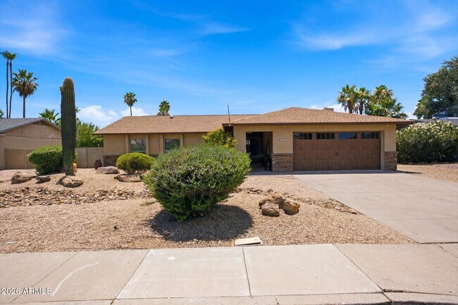 6259 E Acoma Drive photo 2