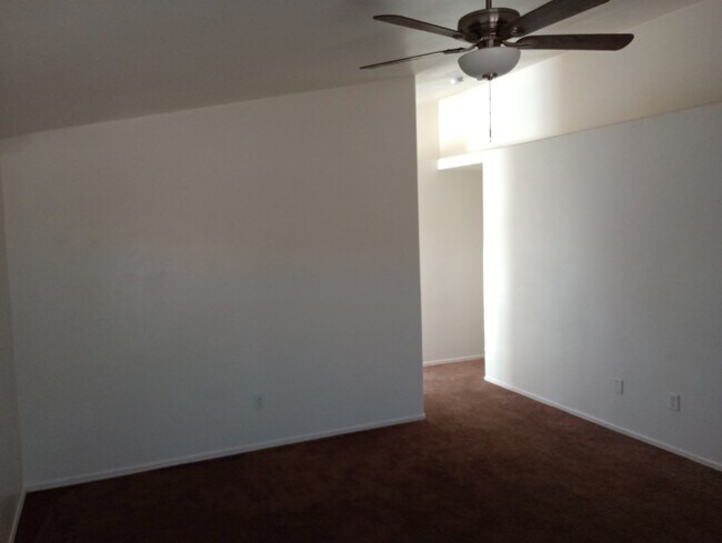 12337 W Lobo Dr Arizona City, AZ 85123 photo 4