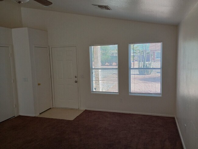 12337 W Lobo Dr Arizona City, AZ 85123 photo 5
