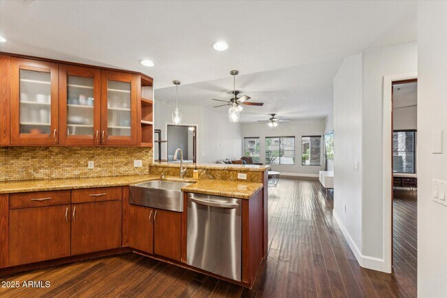 5350 E Deer Valley Dr Phoenix, AZ 85054 photo 2