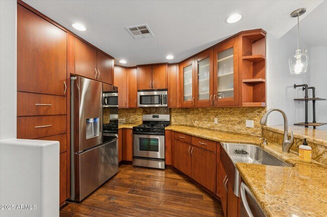 5350 E Deer Valley Dr Phoenix, AZ 85054