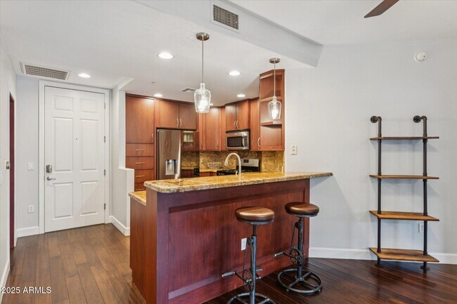 5350 E Deer Valley Dr Phoenix, AZ 85054 photo 3