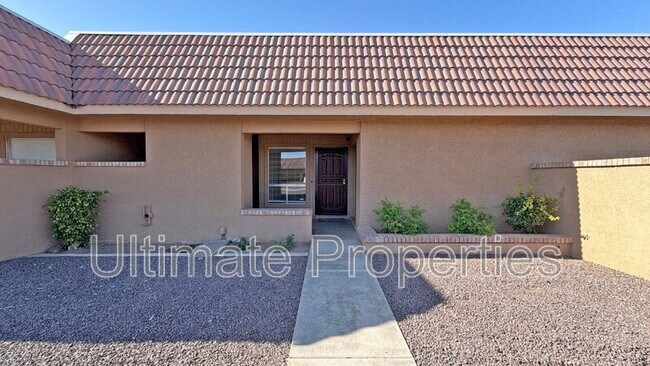 409 W Pontiac Dr Phoenix, AZ 85027 photo 3