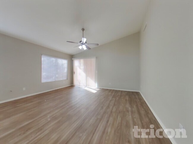 9215 W Sandra Terrace photo 5