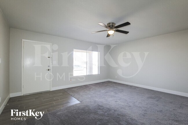 19217 N 15th Ave Phoenix, AZ 85027 photo 3