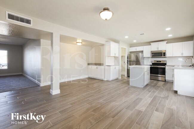 19217 N 15th Ave Phoenix, AZ 85027 photo 4