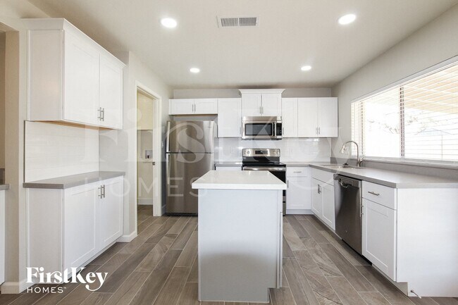 19217 N 15th Ave Phoenix, AZ 85027 photo 5
