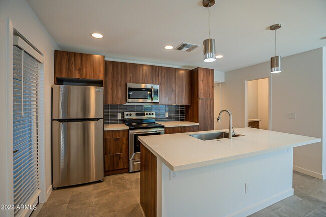 6227 N 13th Pl Phoenix, AZ 85014 photo 2