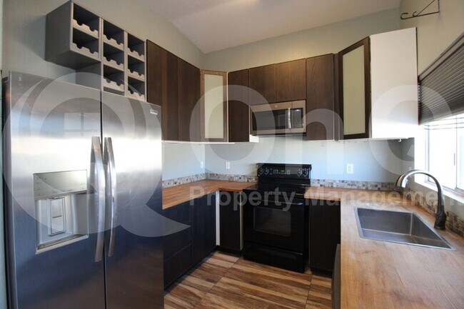 726 W Bowker St Phoenix, AZ 85041 photo 3