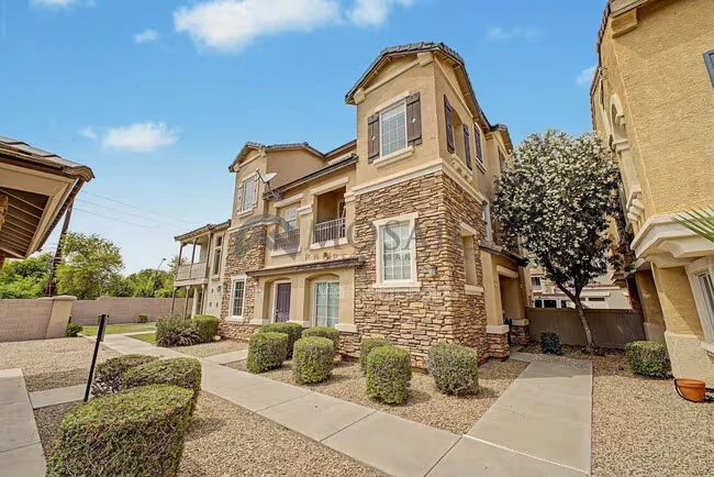 1384 S Sabino Dr Gilbert, AZ 85296 photo 4