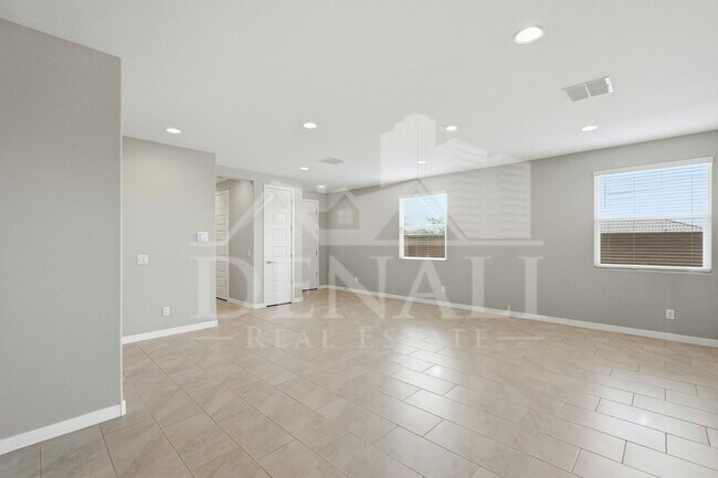 16692 W Alameda Rd Surprise, AZ 85387 photo 4