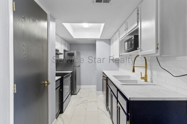 4211 E Palm Ln Phoenix, AZ 85008 photo 4