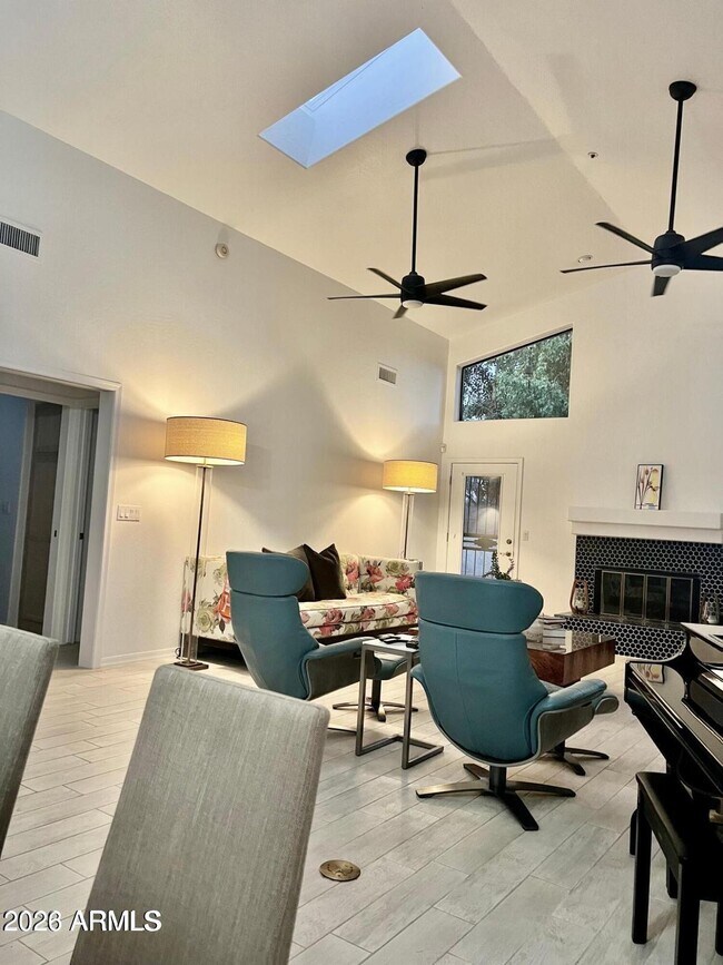 8479 N 84th Pl Scottsdale, AZ 85258 photo 2