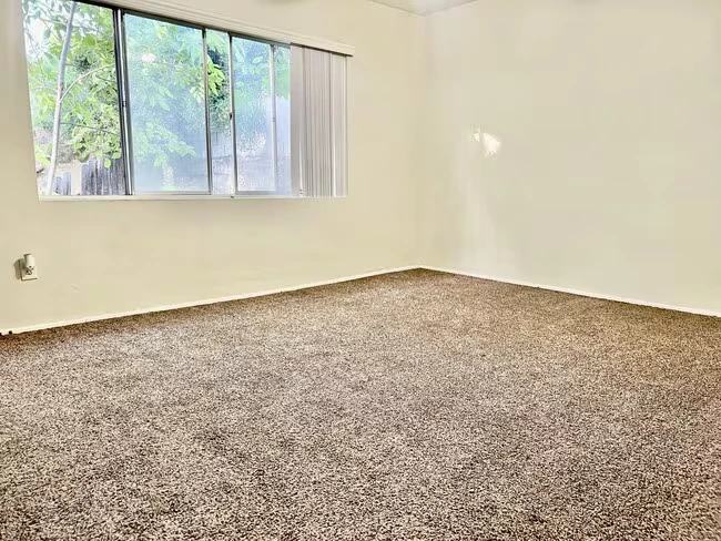 4580 55th St San Diego, CA 92115 photo 3
