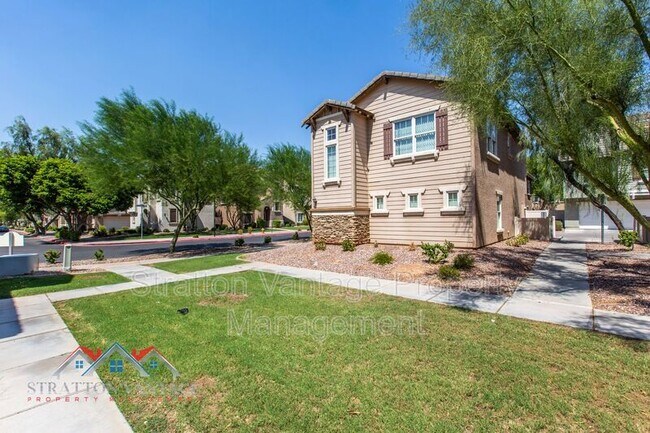 2113 E Huntington Dr Phoenix, AZ 85040 photo 4