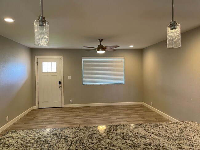 1369 W 14th St Tempe, AZ 85281 photo 2