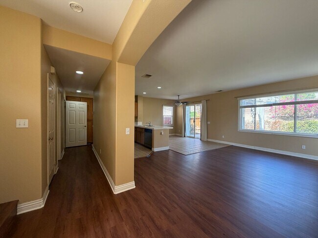 1683 Falcon Peak St Chula Vista, CA 91913 photo 4