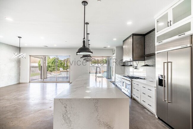 6854 E Ivyglen St Mesa, AZ 85207 photo 5