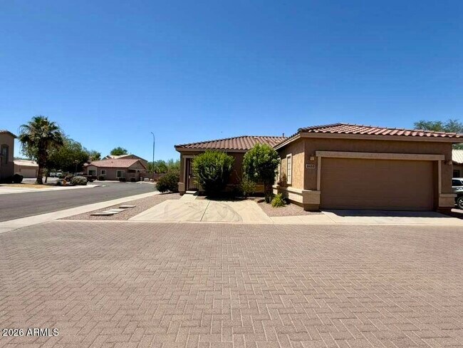6450 S Nash Way Chandler, AZ 85249 photo 3