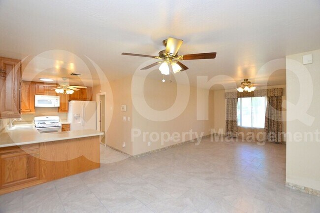 1927 E Emerald Ave Mesa, AZ 85204 photo 4