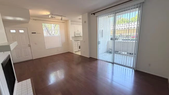 10878 Sabre Hill Dr San Diego, CA 92128