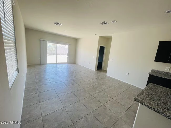 35433 W San Alvarez Ave Maricopa, AZ 85138 photo 3