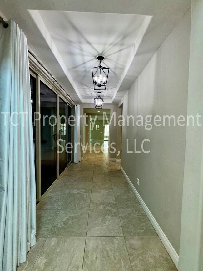 9736 E Theia Dr photo 4