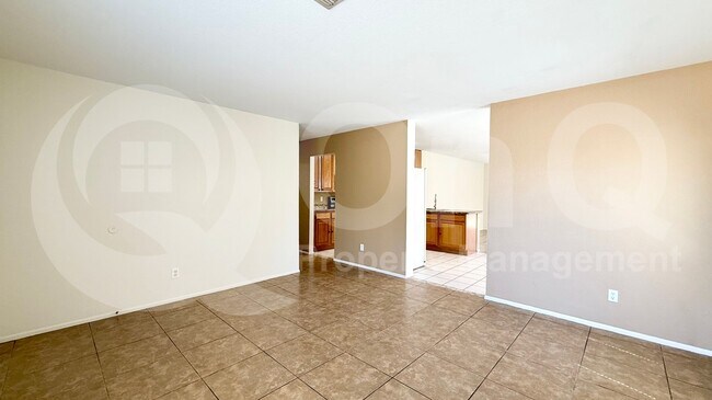 8318 W Clear Stream Dr Phoenix, AZ 85037 photo 5