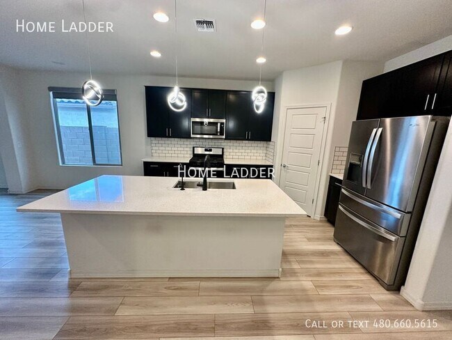 19842 W Badgett Ln Litchfield Park, AZ 85340 photo 4