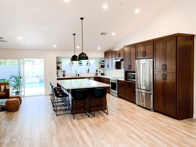 9067 E Larkspur Dr Scottsdale, AZ 85260 photo 2