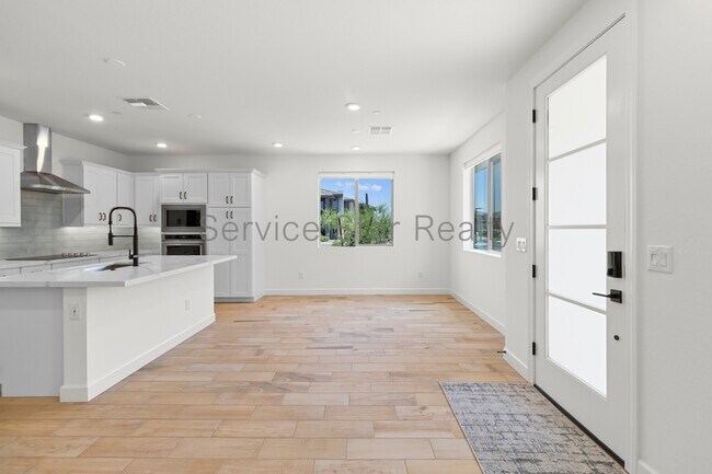 2121 W Sonoran Desert Dr Phoenix, AZ 85085 photo 5