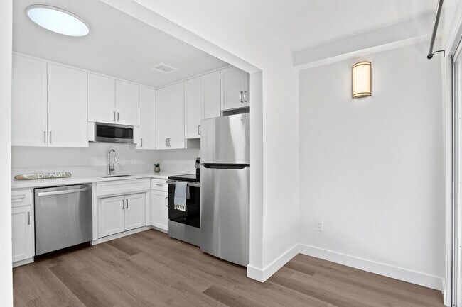 830 E Ave Coronado, CA 92118 photo 5