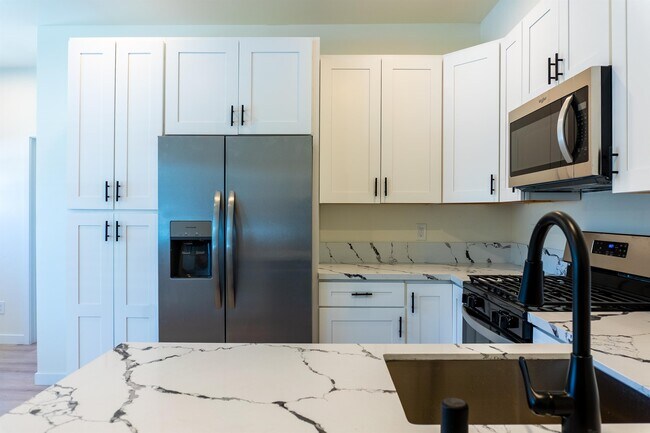 5580 Baja Dr San Diego, CA 92115 photo 2