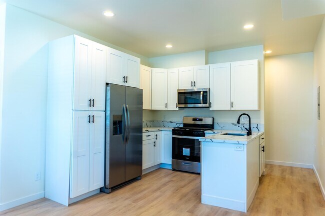 5580 Baja Dr San Diego, CA 92115 photo 3