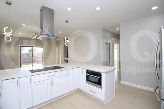 3003 E Kings Ave Phoenix, AZ 85032 photo 5