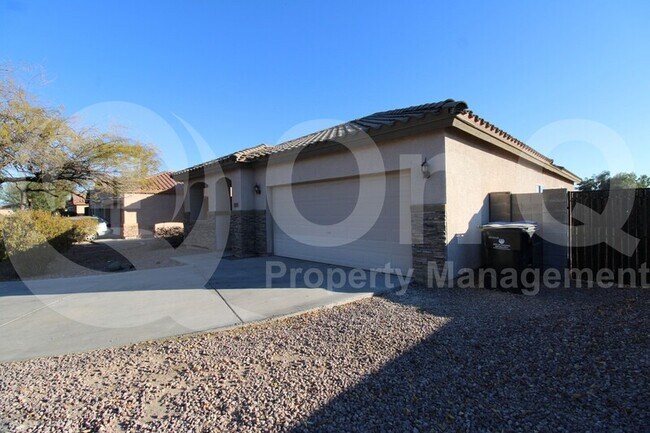 3003 E Kings Ave Phoenix, AZ 85032 photo 2