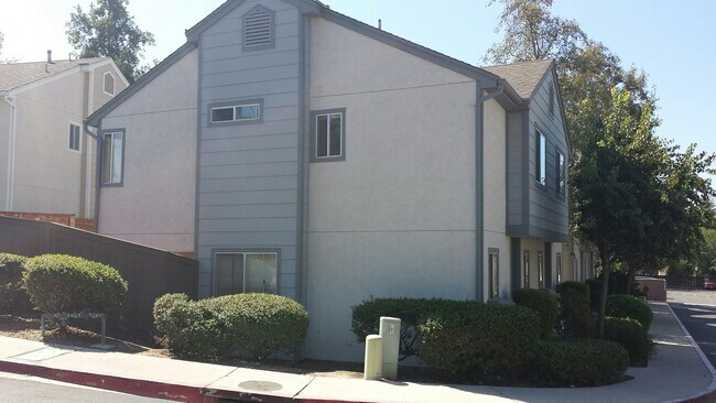 2208 Kings View Cir Spring Valley, CA 91977 photo 3